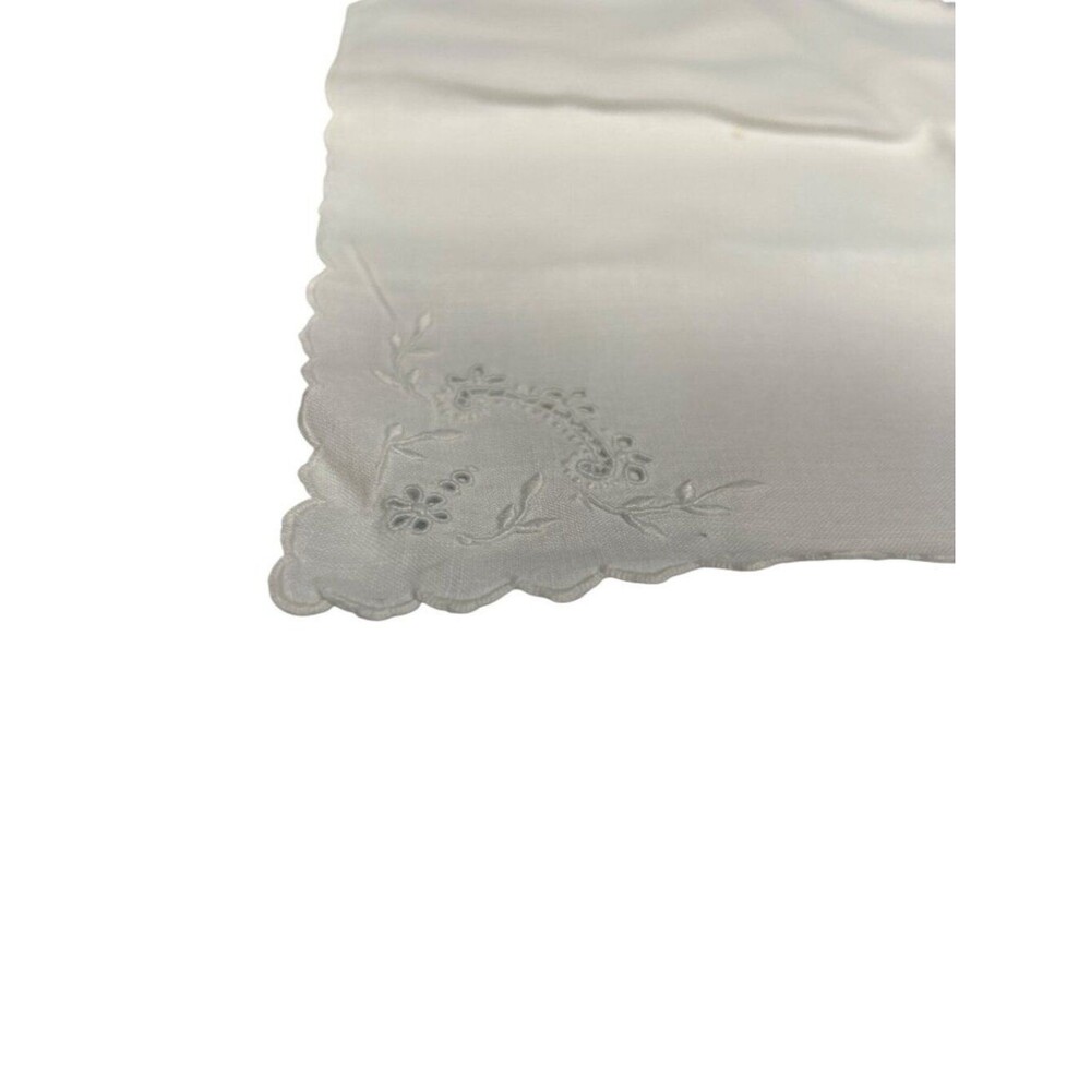 Set of 12 Vintage White Embroidered Napkins / Handkerchief Set With Scalloped Ed